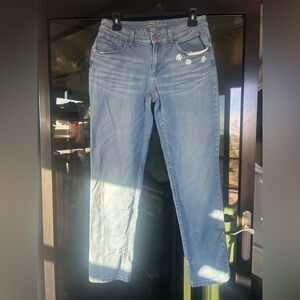 Chico's Light Blue Cropped Jeans with Daisy Floral Detail Size 00 / XS
